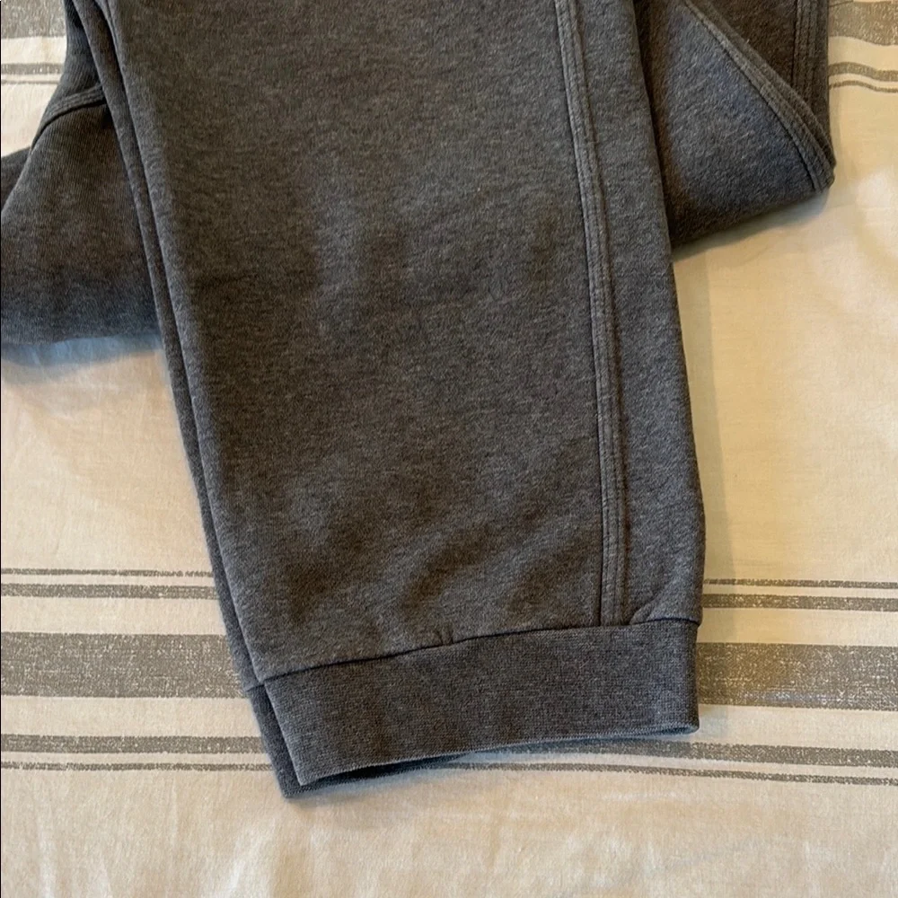 Men’s Nike Gray Sweatpants - Picture 3 of 4